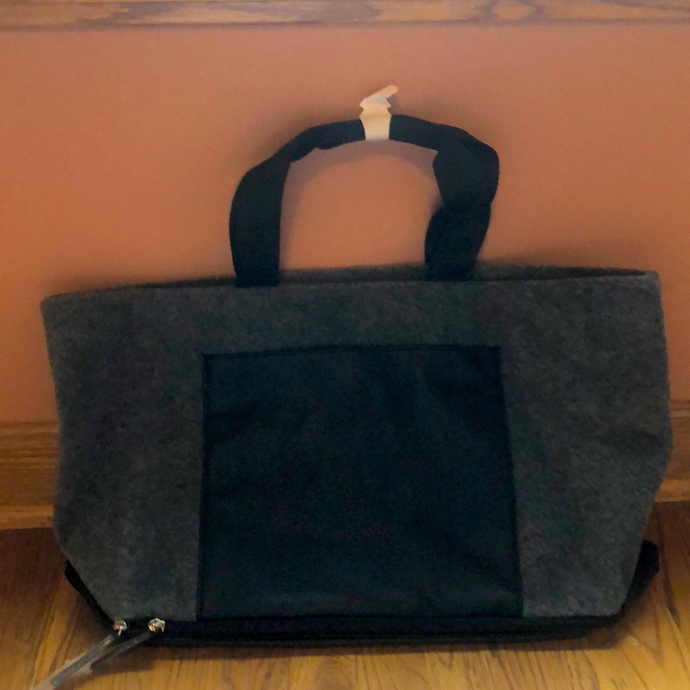 Tote bag with storage space